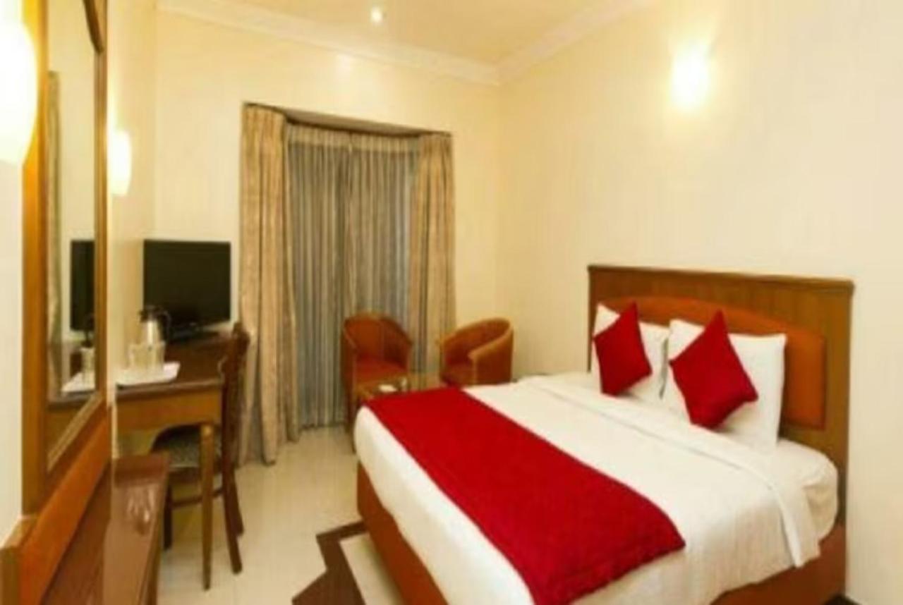 Goroomgo New Ashiyana Palace Váránaszi Kültér fotó